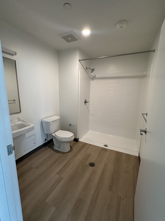 Harrington Heights - Affordable Housing in San Diego, CA - Foto de edificio - Building Photo