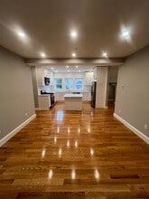 86 Orchard St, Unit #1 in Medford, MA - Foto de edificio - Building Photo