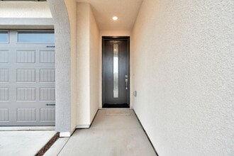 2143 N Renn Ave in Clovis, CA - Building Photo - Building Photo