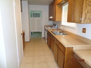 6116 A St in Elmira, CA - Building Photo - Building Photo