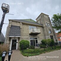 64 New St in Mount Clemens, MI - Building Photo