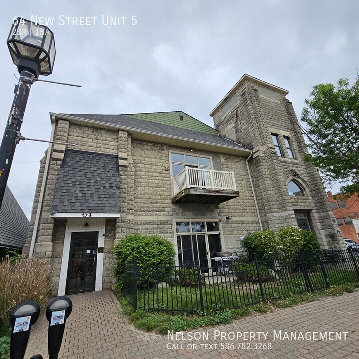 64 New St in Mount Clemens, MI - Foto de edificio