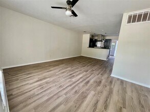 9775 Pine Lake Dr in Houston, TX - Building Photo - Building Photo