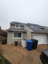 4004 Lake Ridge Cir in Virginia Beach, VA - Building Photo
