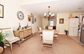 822 Portofino Pl in Melville, NY - Building Photo - Building Photo