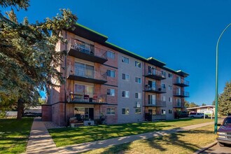 Evergreen Terrace in Lethbridge, AB - Building Photo - Building Photo