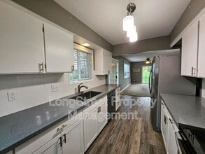 1814 NE 19th St in Gresham, OR - Building Photo - Building Photo