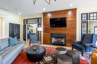 Jefferson Pointe in Overland Park, KS - Building Photo - Interior Photo