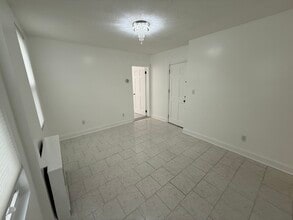 1115 11th St, Unit 1 in North Bergen, NJ - Building Photo - Building Photo