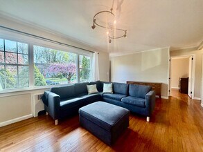 51 Iroquois Rd in Ossining, NY - Building Photo - Building Photo