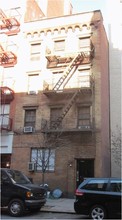 337 E 54th St in New York, NY - Building Photo - Building Photo