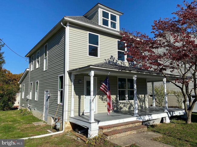 property at 2605 Maple Ave