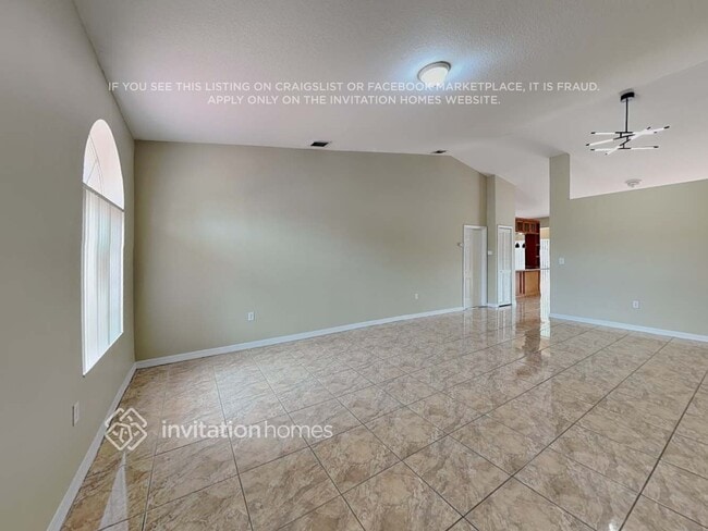 5851 SW 163rd Pl in Miami, FL - Foto de edificio - Building Photo