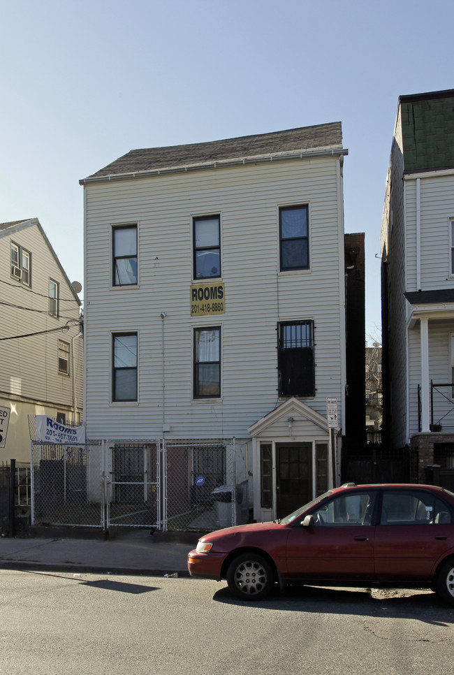 191 Academy St in Jersey City, NJ - Building Photo - Building Photo