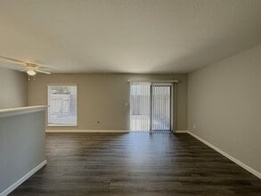 Lincoln Crest Apartments in Stockton, CA - Foto de edificio - Interior Photo