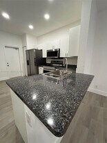 2216 Ensenada Terrace in Weston, FL - Building Photo