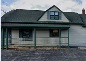 304 N Rapids Rd in Manitowoc, WI - Building Photo