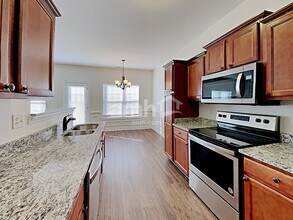 2000 Cabela Dr in Buford, GA - Foto de edificio - Building Photo