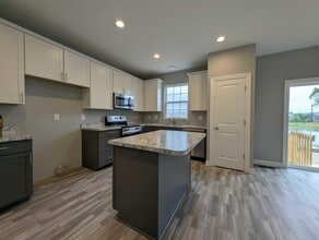 4900 Citation Ct in Grove City, OH - Foto de edificio - Building Photo