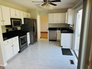 1316 Darnell Dr in Mundelein, IL - Building Photo - Building Photo