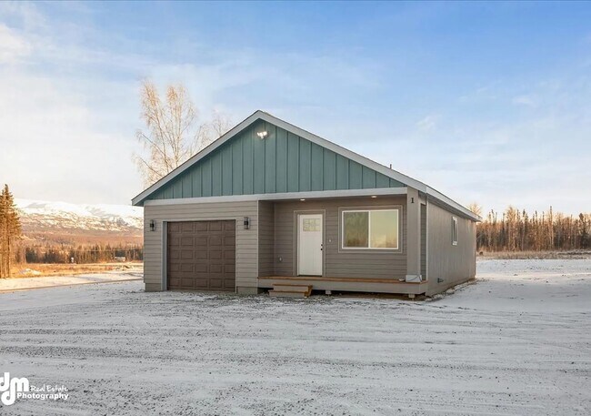 6760 W Queen Anne Ave in Wasilla, AK - Building Photo - Building Photo