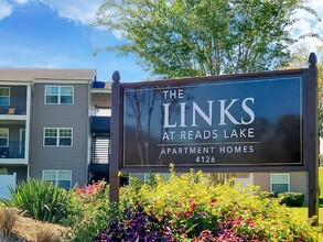 The Links Apartments in Chattanooga, TN - Building Photo - Building Photo