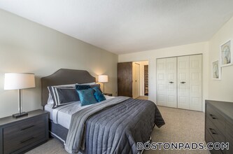 385 Massachusetts Ave, Unit 46 in Arlington, MA - Foto de edificio - Building Photo