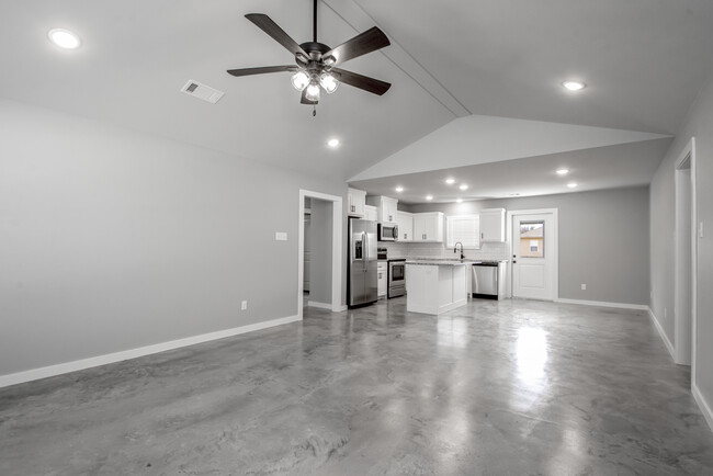 102 Greenwood Ave in Sherwood, AR - Building Photo - Building Photo