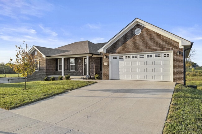 240 Banyan Blvd in Richmond, KY - Building Photo - Building Photo