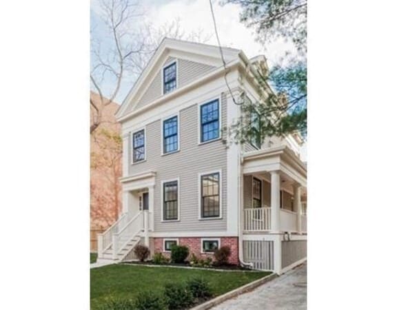 property at 10 Ellery St