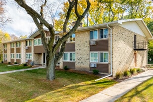 LIBERTY VALLEY APARTMENTS in Madison, WI - Building Photo