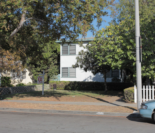 222 N Locust St in Inglewood, CA - Building Photo - Building Photo