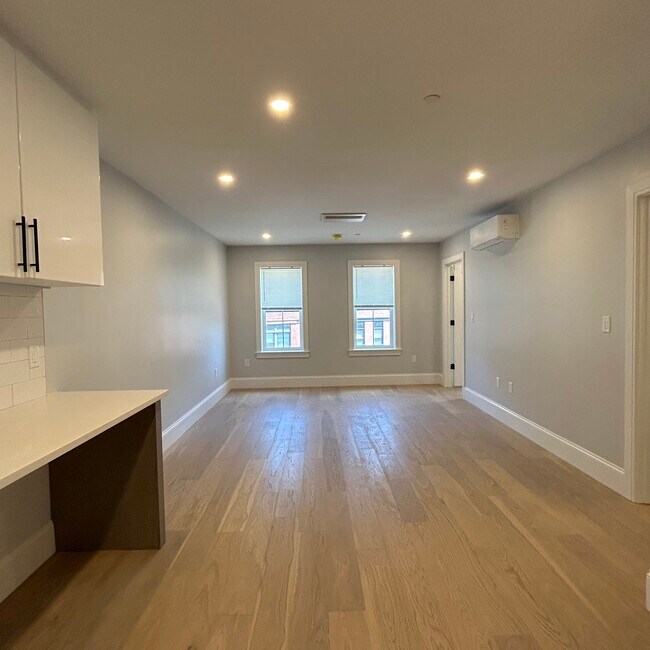 415 Market St, Unit 302 in Boston, MA - Building Photo - Building Photo