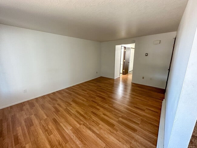 514 NE Dallas Ct in Dallas, OR - Building Photo - Building Photo