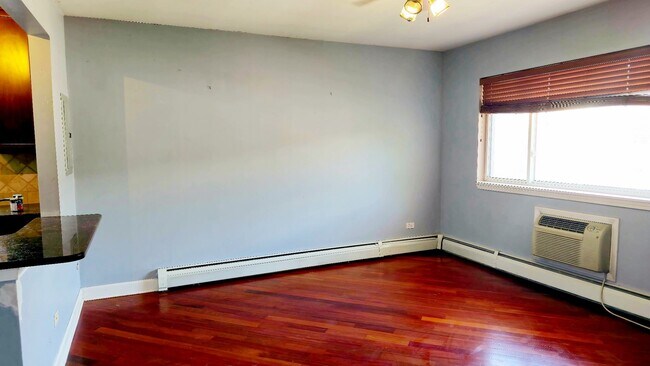 2530 W Foster Ave in Chicago, IL - Building Photo - Building Photo