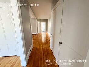 20 Pearl St-Unit -Unit B in Dover, NH - Foto de edificio - Building Photo