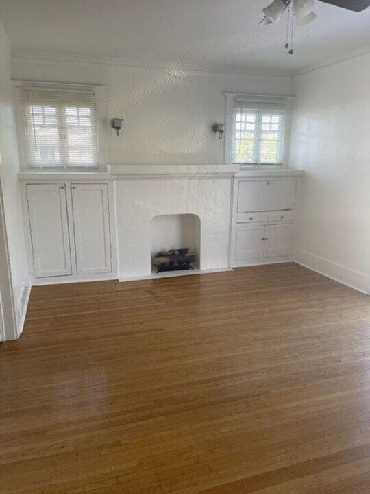 293 Cerritos Ave in Long Beach, CA - Building Photo