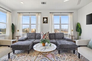 1301 Leah Ave in San Marcos, TX - Building Photo