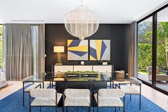 4585 Nautilus Dr in Miami Beach, FL - Foto de edificio - Building Photo