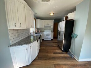 1410 Bellows St in Akron, OH - Building Photo - Building Photo