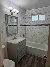 1037 W 12th St in Los Angeles, CA - Building Photo - Building Photo