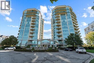 5055 Riverside Dr E in Windsor, ON - Building Photo - Building Photo