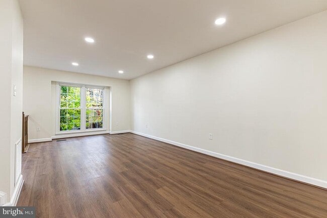 property at 46879 Trumpet Cir