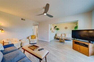 1 Windrush Blvd in Indian Rocks Beach, FL - Building Photo - Building Photo