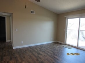 5499 3 Seasons Rd in Osage Beach, MO - Foto de edificio - Building Photo