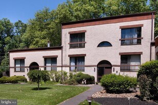 51 Lawrenceville - Pennington Rd in Lawrence, NJ - Building Photo