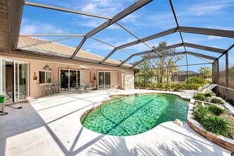 910 Park Pl Dr in Englewood, FL - Building Photo - Building Photo
