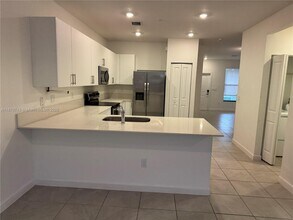 267 SW 159th Dr in Pembroke Pines, FL - Building Photo - Building Photo