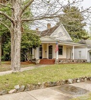 1300 E Mallory St in Pensacola, FL - Building Photo