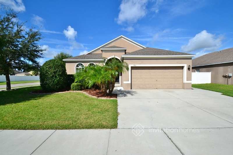 3805 Trapnell Ridge Dr in Plant City, FL - Foto de edificio